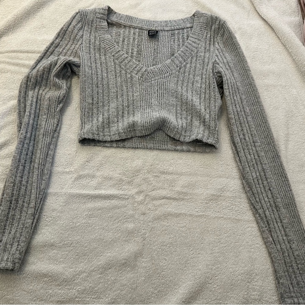 Gray Ribbed Knit Crop Sweater